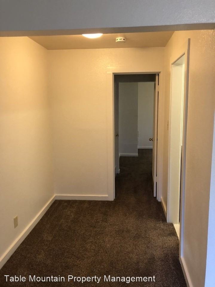 2260 Wilcox - Photo 3 of 8