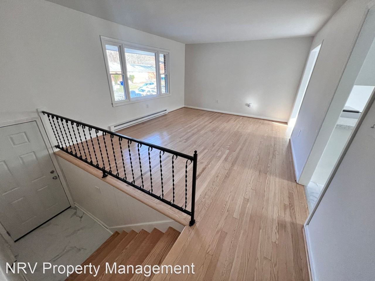 312 Reynolds Avenue - Photo 3 of 15