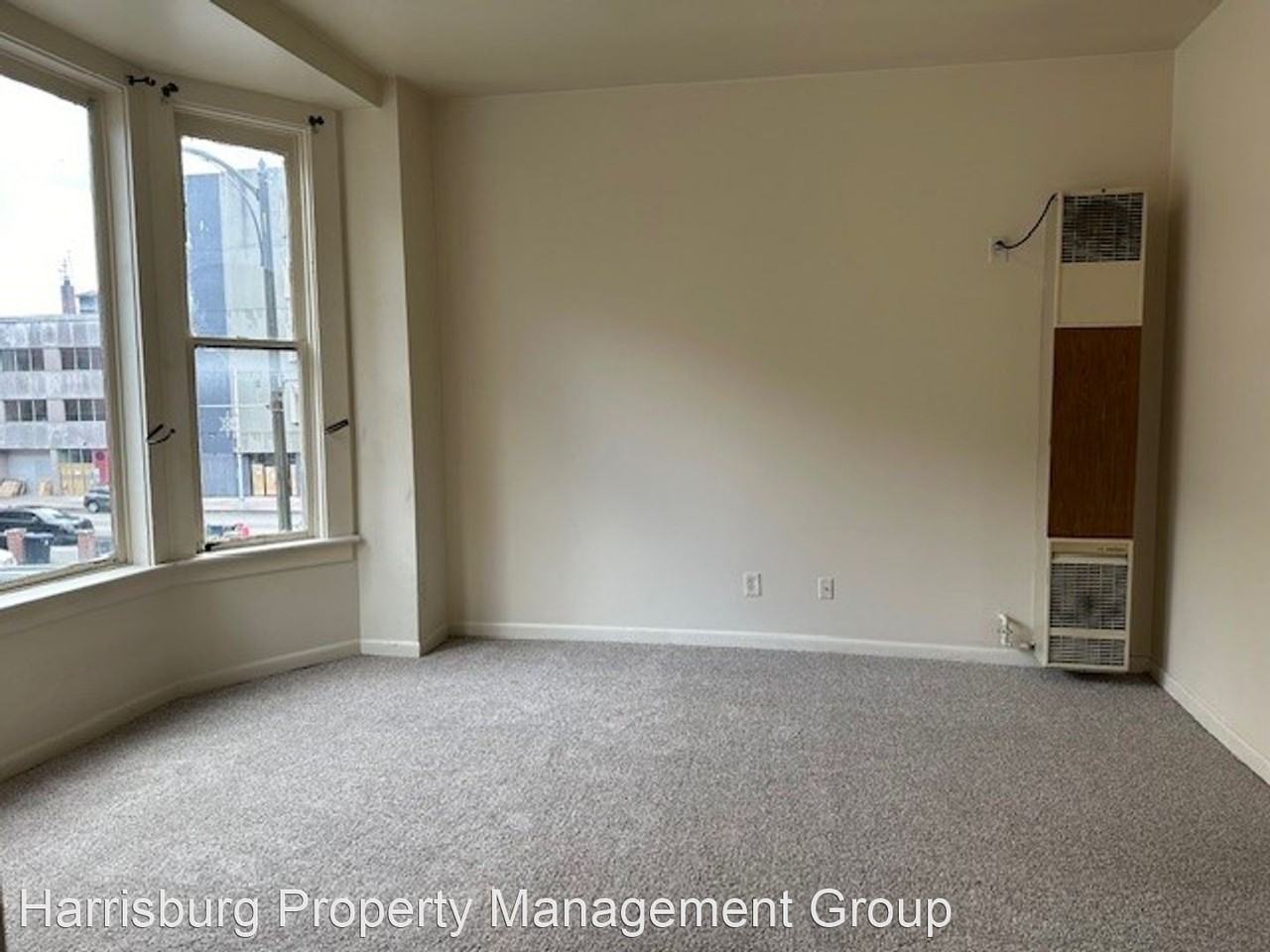 204 Locust St - Photo 2 of 10