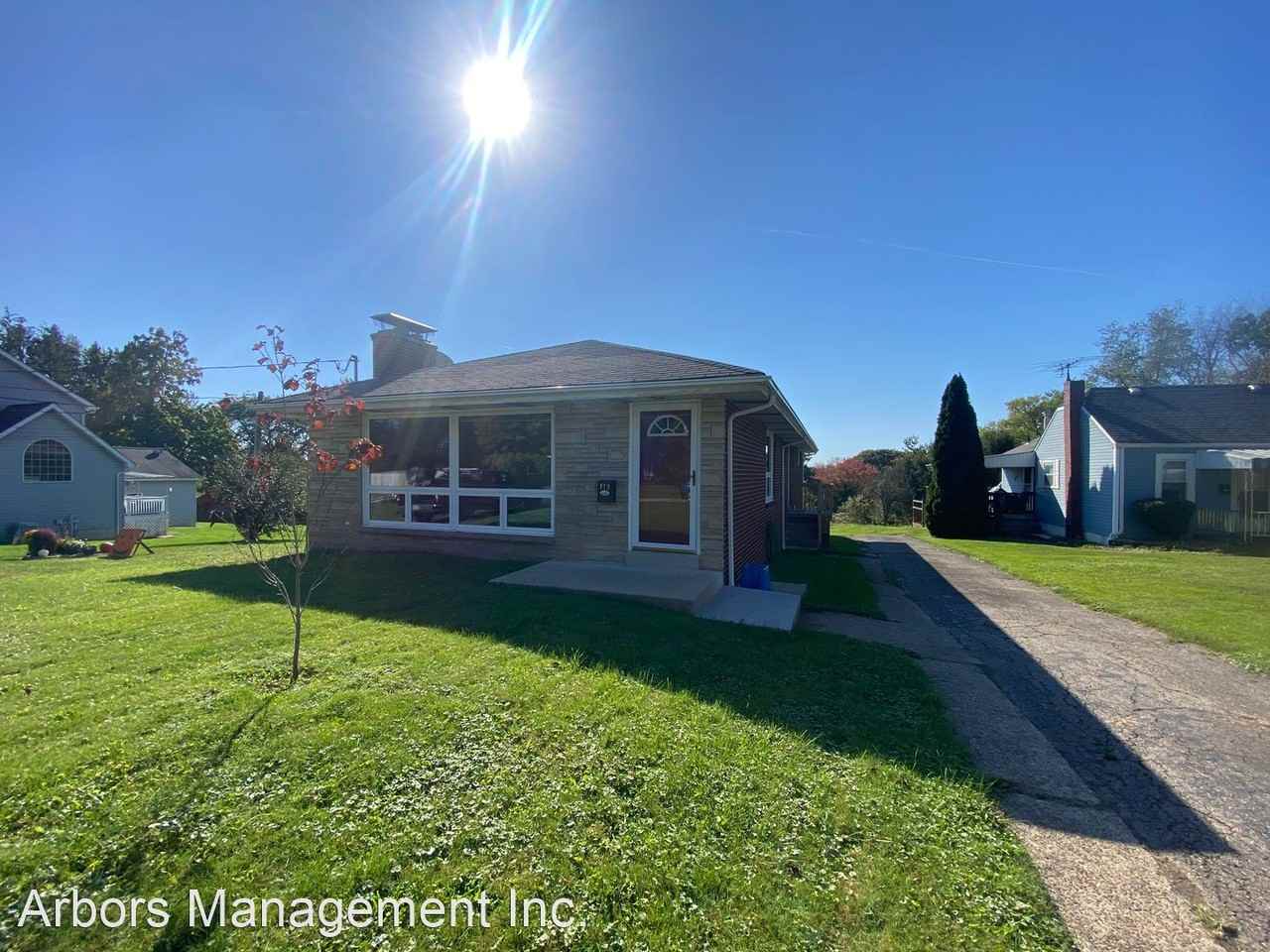 119 Michigan Ave - Photo 2 of 14