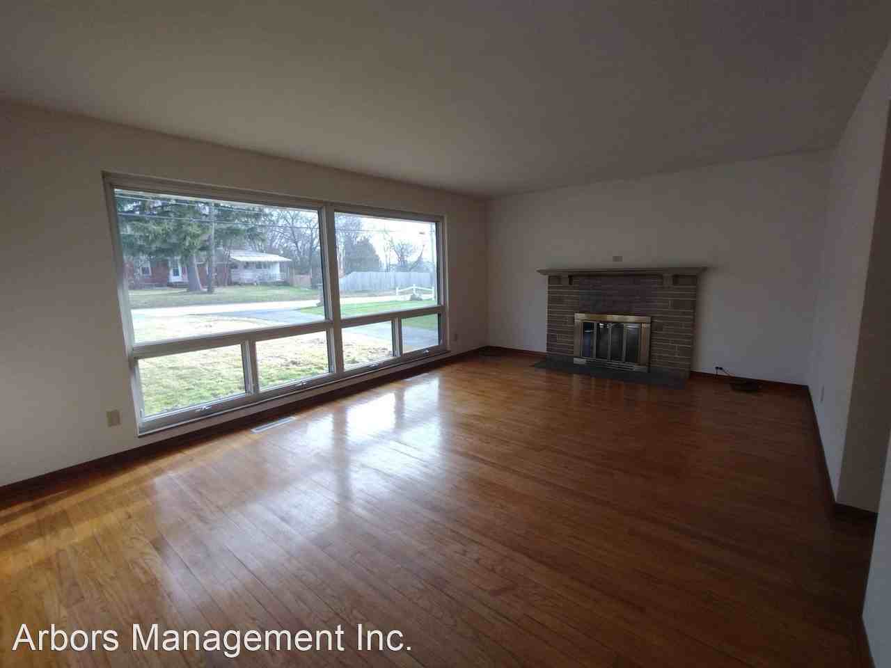 119 Michigan Ave - Photo 3 of 14