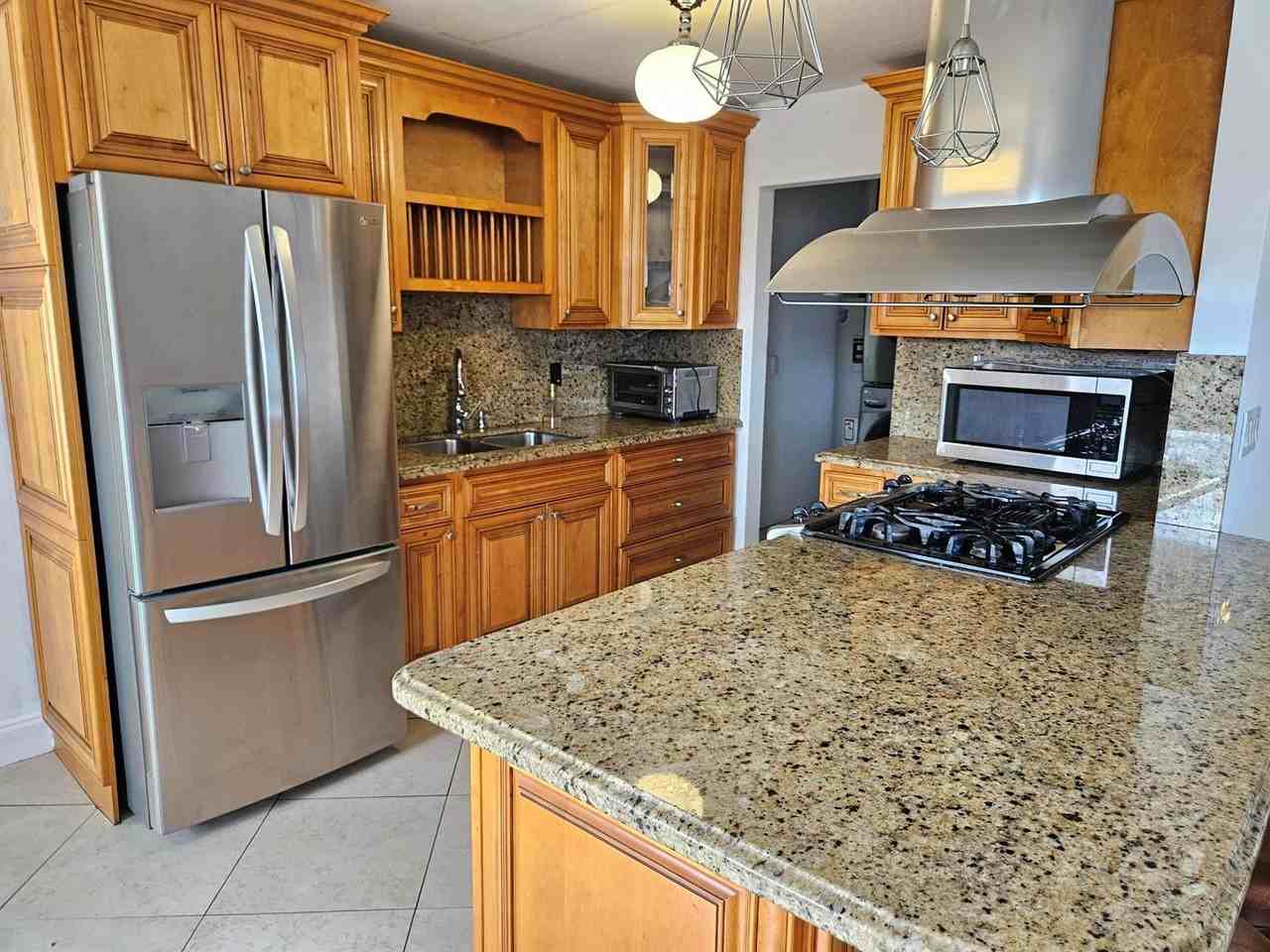 601 Sw 10th St - Photo 2 of 8