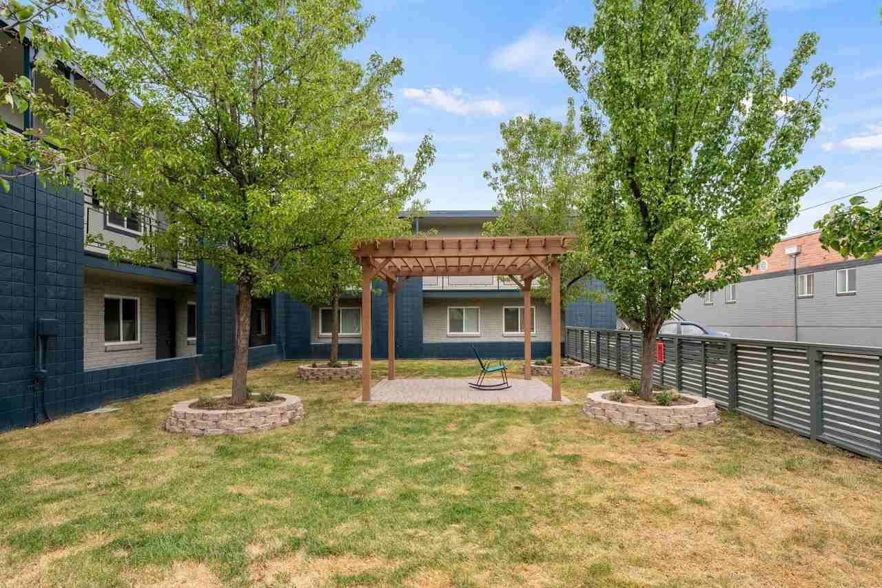 155 Gardner Street - Photo 3 of 15