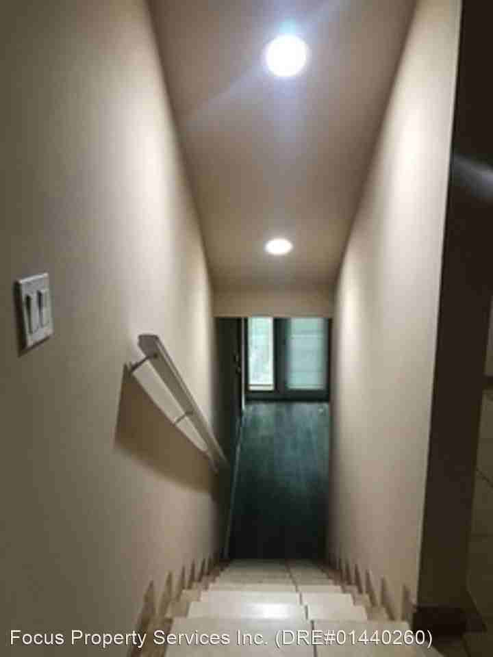 709-711 YALE ST/700 N. HILL PL - Photo 3 of 19