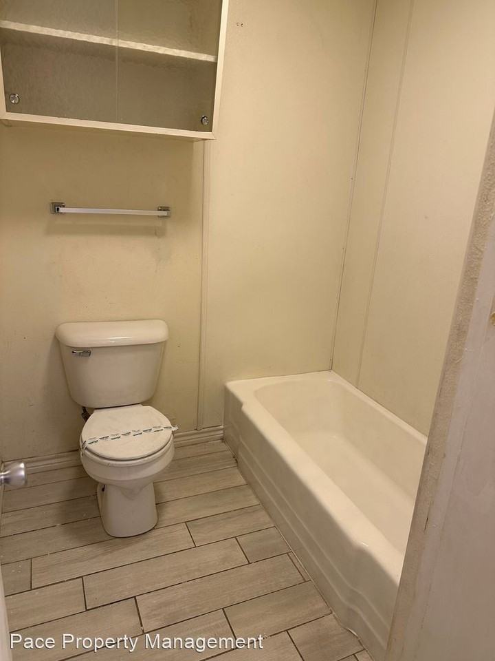 !!!!HALF OFF FIRST FULL MONTH'S RENT!!!! - Photo 3 of 6