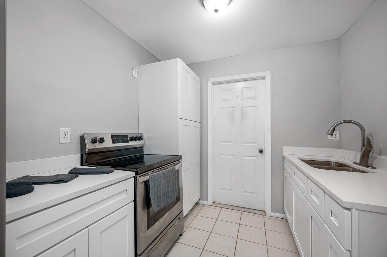 Otis Dr - Photo 2 of 9