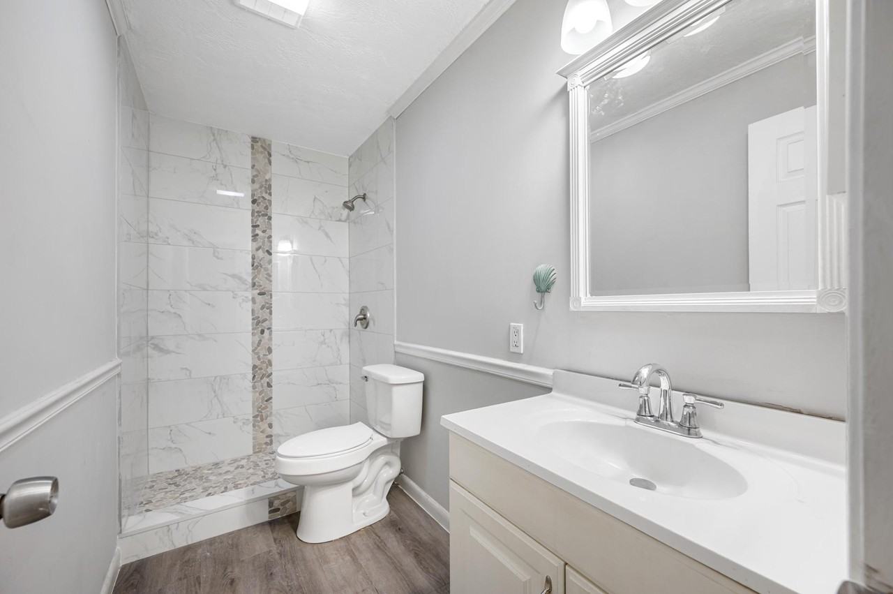 Otis Dr - Photo 3 of 9