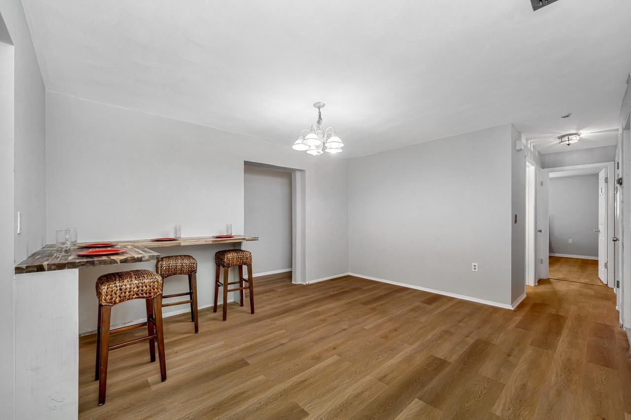 Otis Dr - Photo 4 of 9