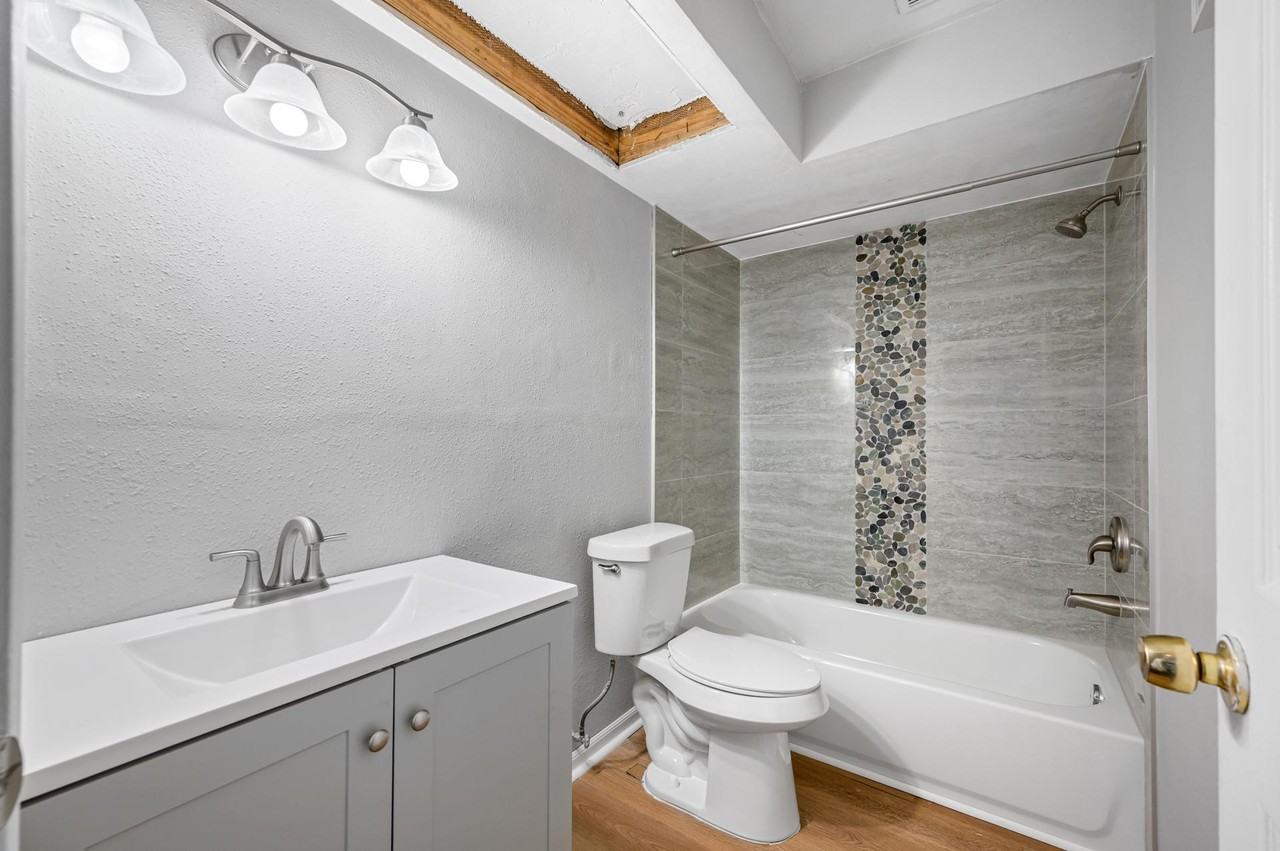 Otis Dr - Photo 6 of 9