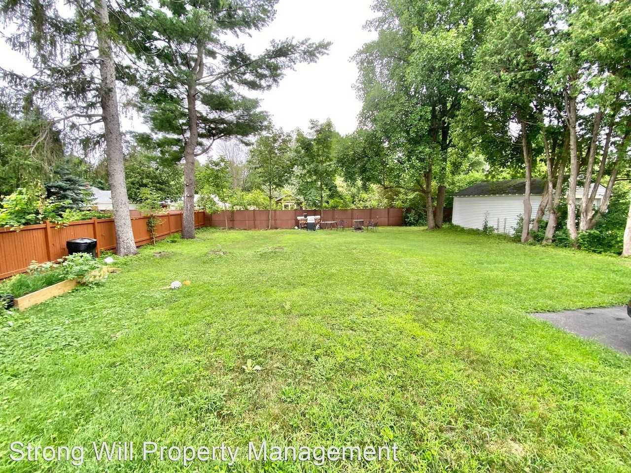 1432 Williston Rd - Photo 2 of 21