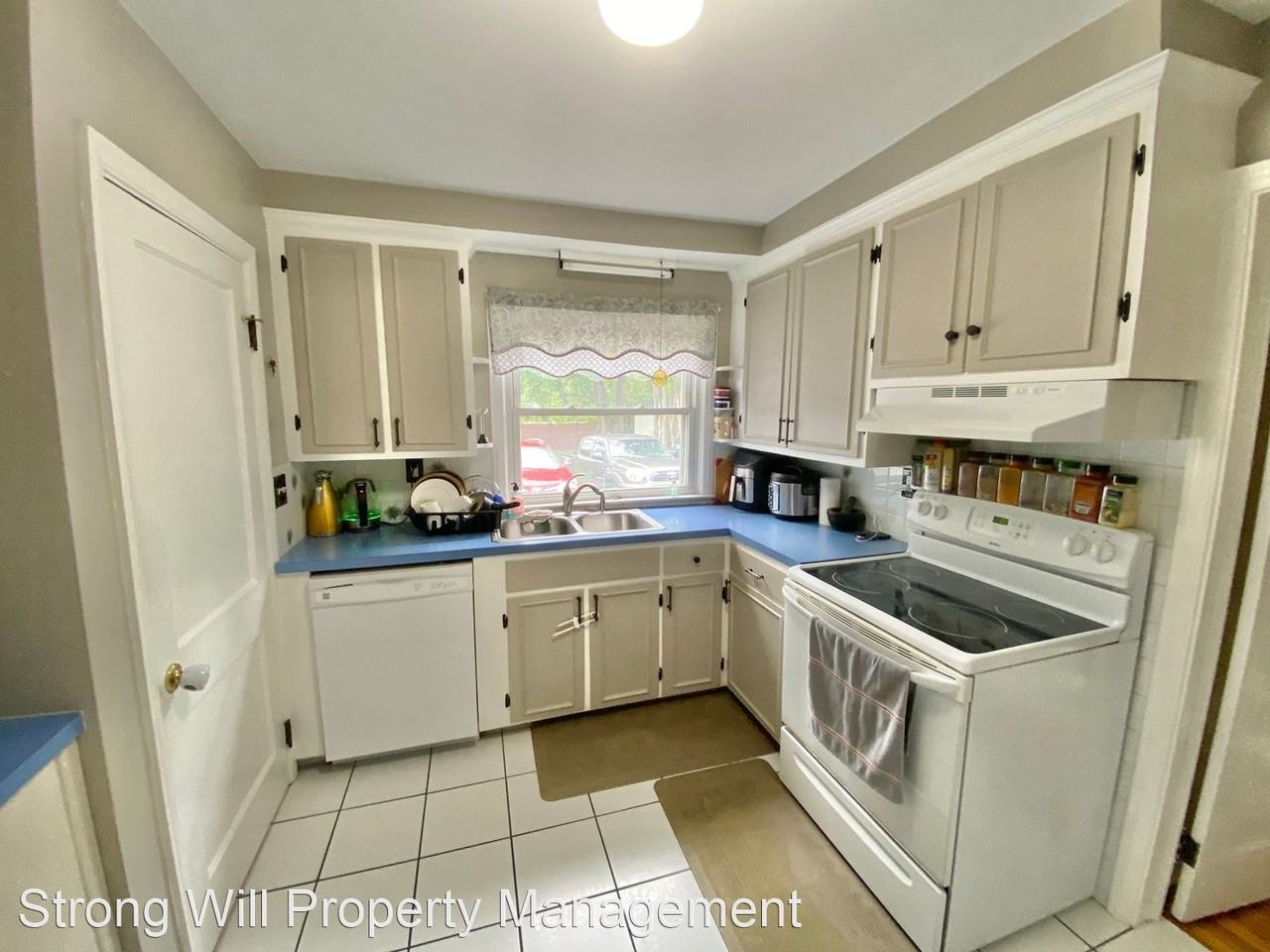 1432 Williston Rd - Photo 3 of 21