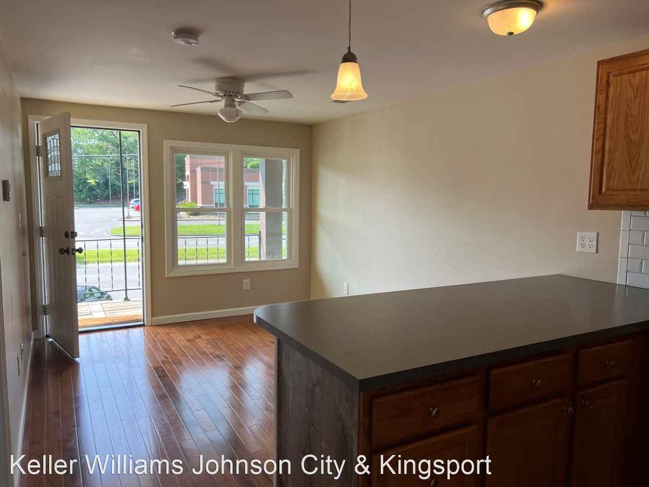 400 W. Jackson Blvd - Photo 2 of 10