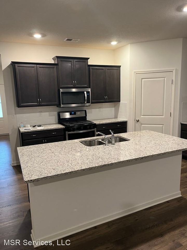 5113 Shellback Dr - Photo 2 of 17