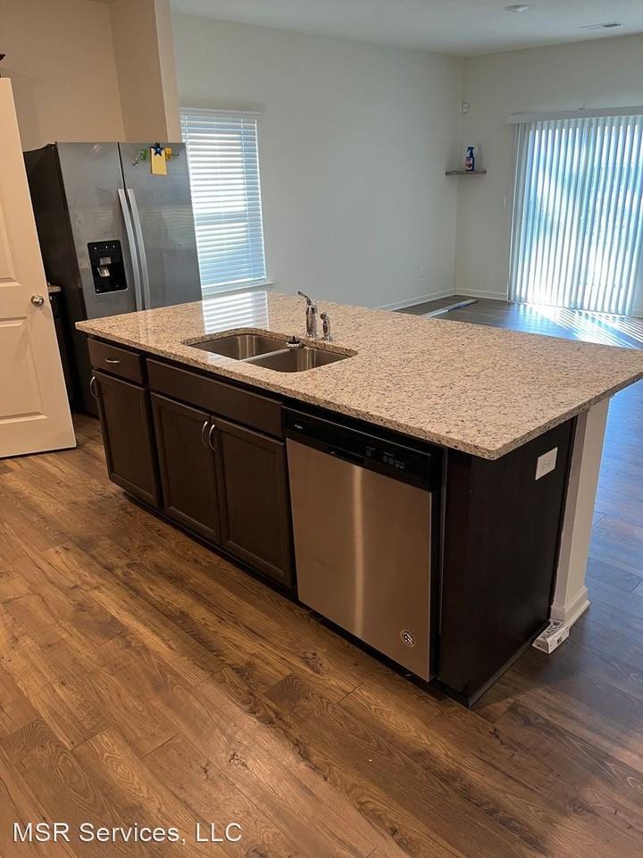 5113 Shellback Dr - Photo 3 of 17