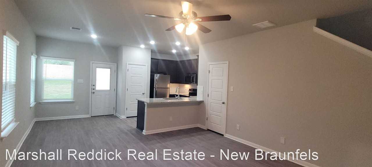 306/308 Caleb Court - Photo 2 of 12