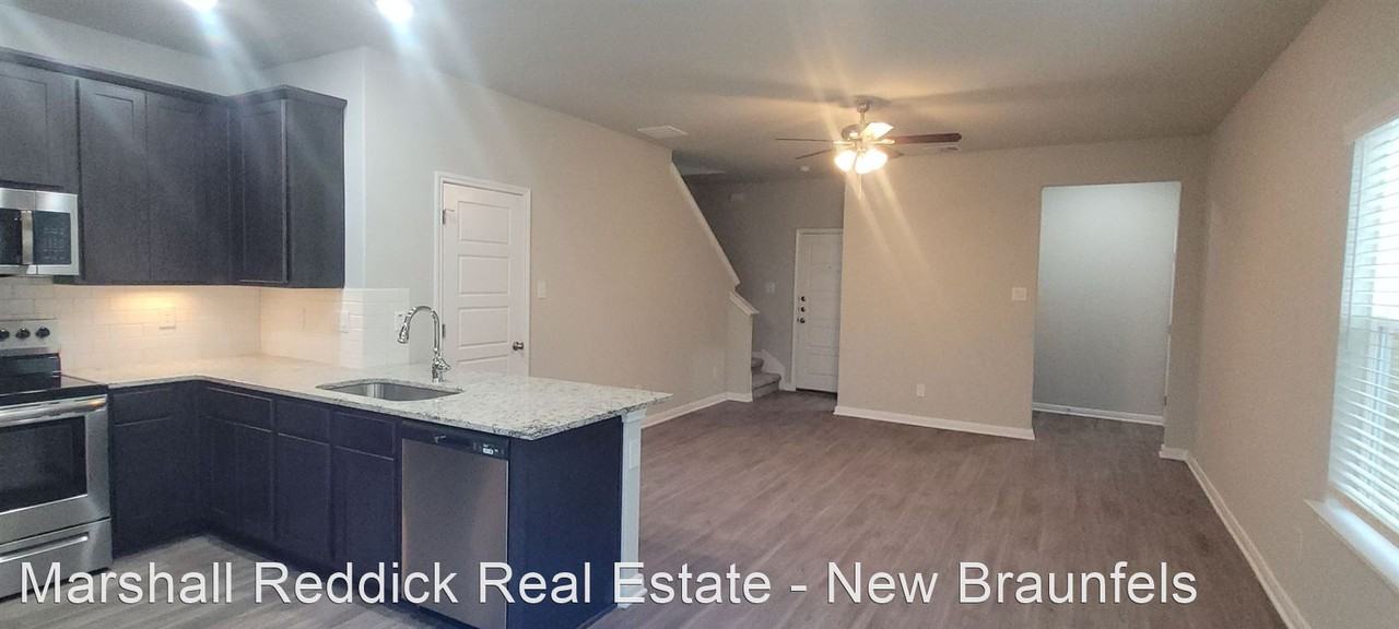 306/308 Caleb Court - Photo 3 of 12