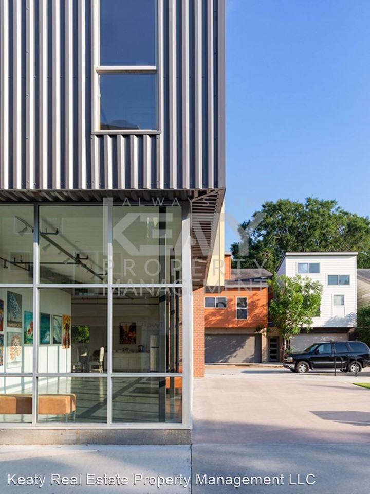 209 Highland Oaks Lane - Photo 2 of 9