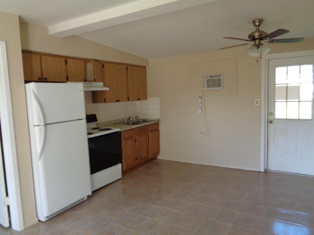 7221 Buchanan Dr - Photo 2 of 9