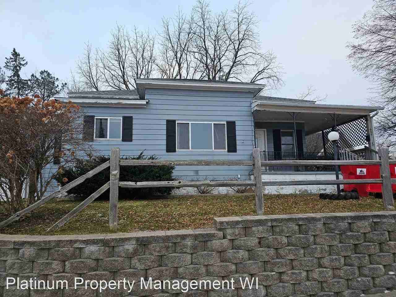 627 6th Ave - Photo 2 of 6