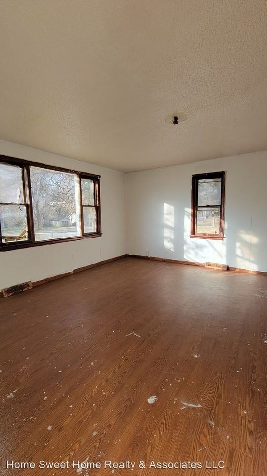 2917 W Mount Vernon St - Photo 2 of 10