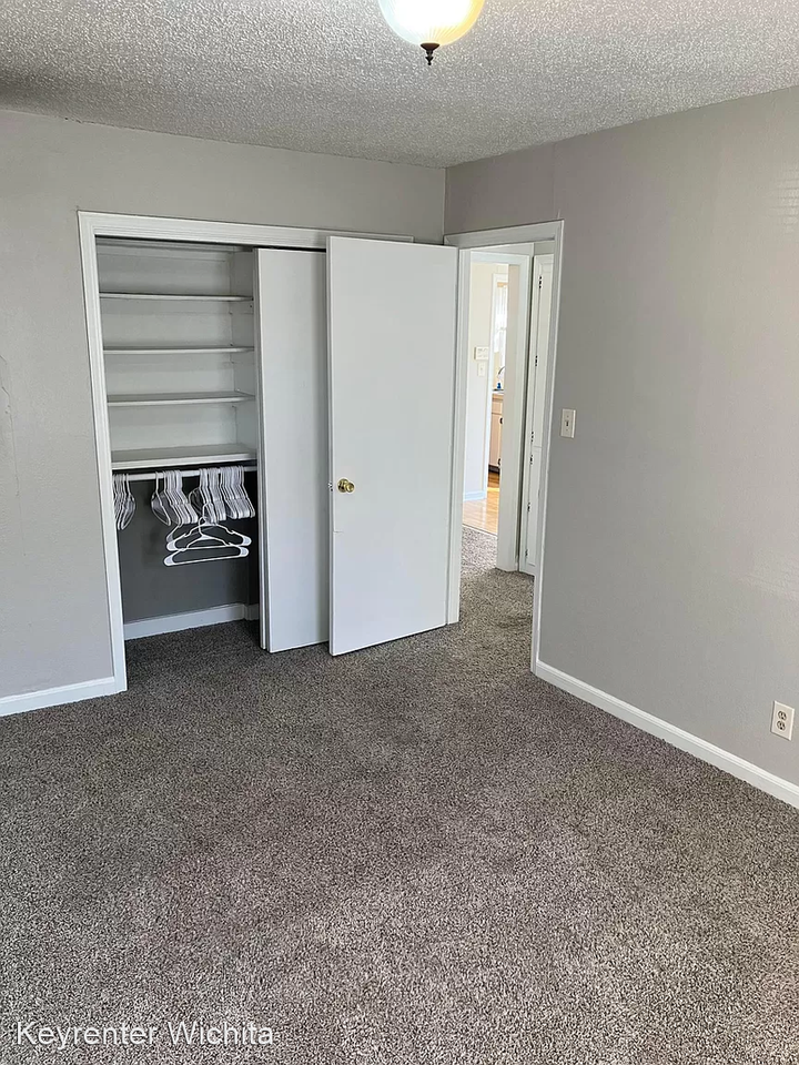 614 S Mission Rd - Photo 3 of 16