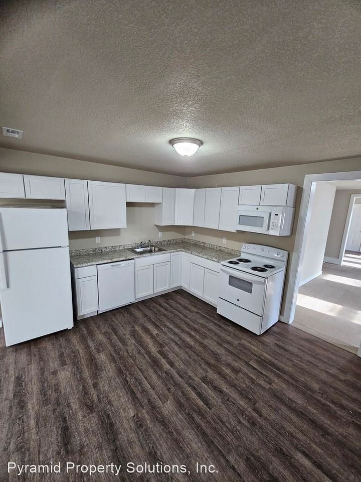 410 N 2nd St - Photo 2 of 34