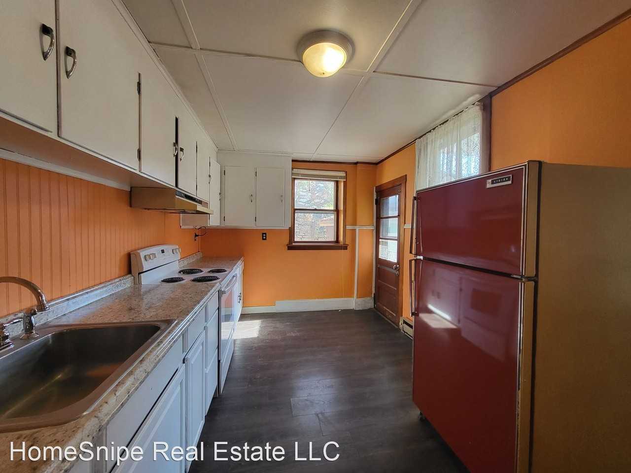 404 Washington St - Photo 2 of 9