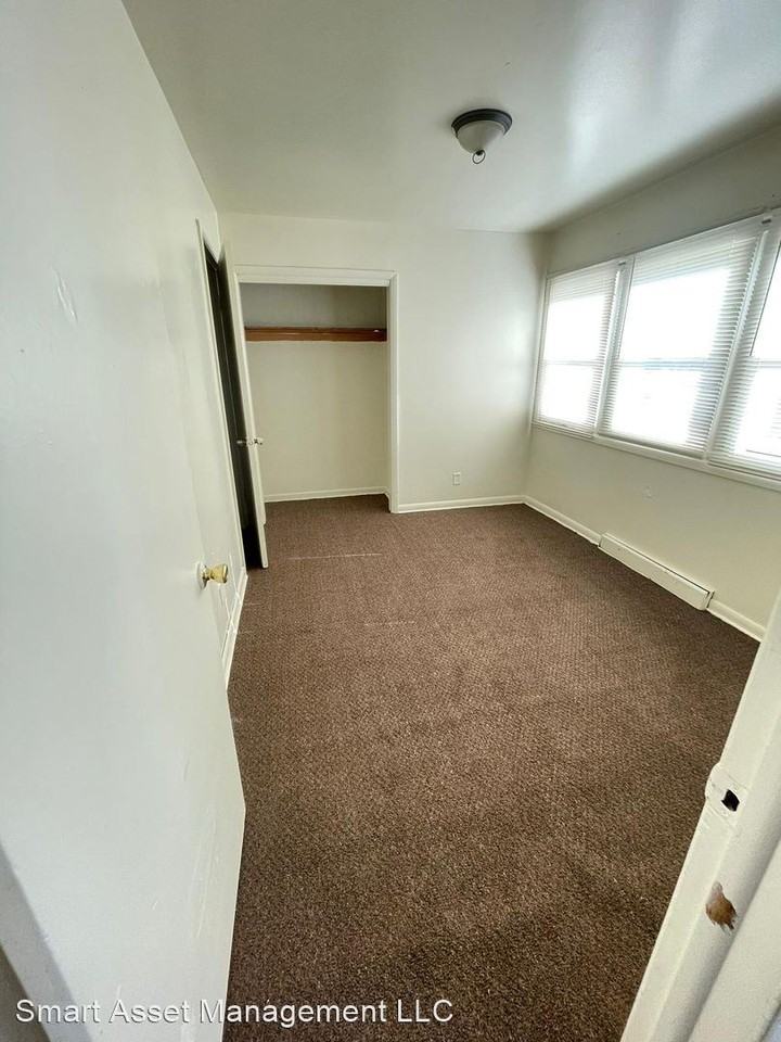 8127 W Thurston Ave - Photo 3 of 3