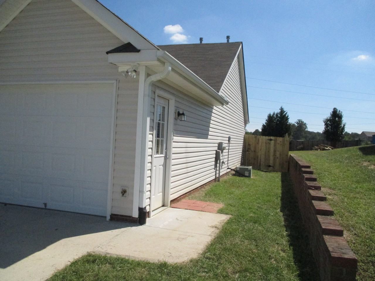 430 Sailway Rd - Photo 3 of 14