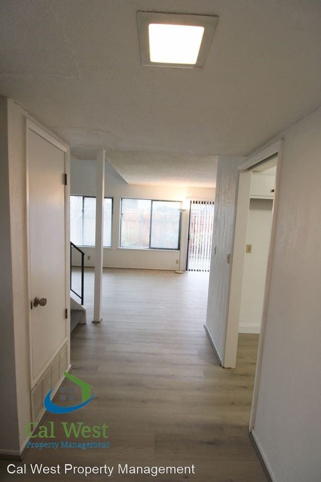 6627 Wildwood Ct - Photo 3 of 32