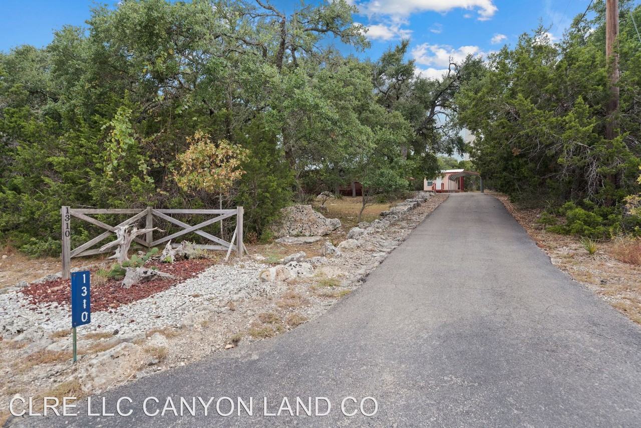 1310 Scenic View Dr - Photo 2 of 33