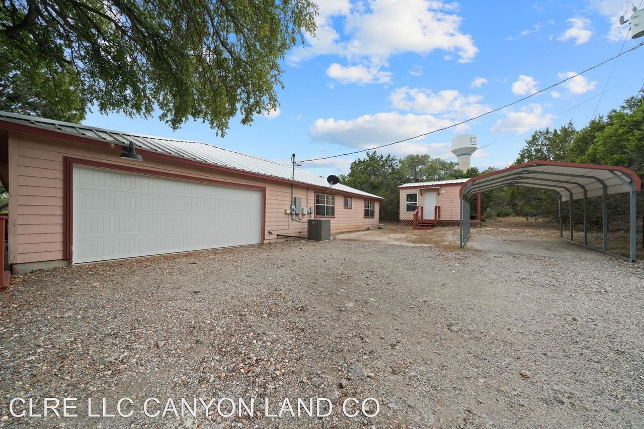 1310 Scenic View Dr - Photo 3 of 33