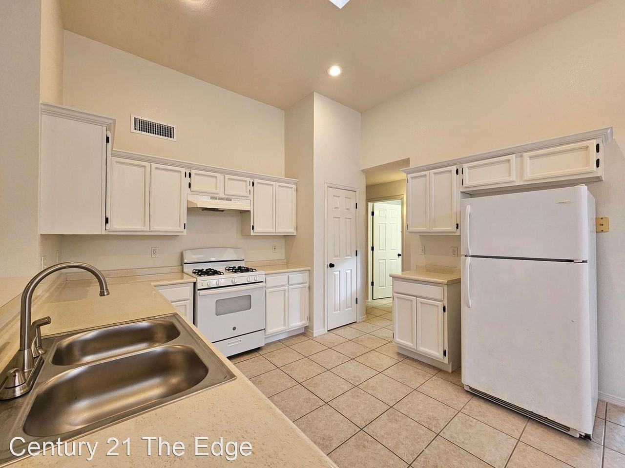 4405 Loma Diamante Dr - Photo 3 of 21