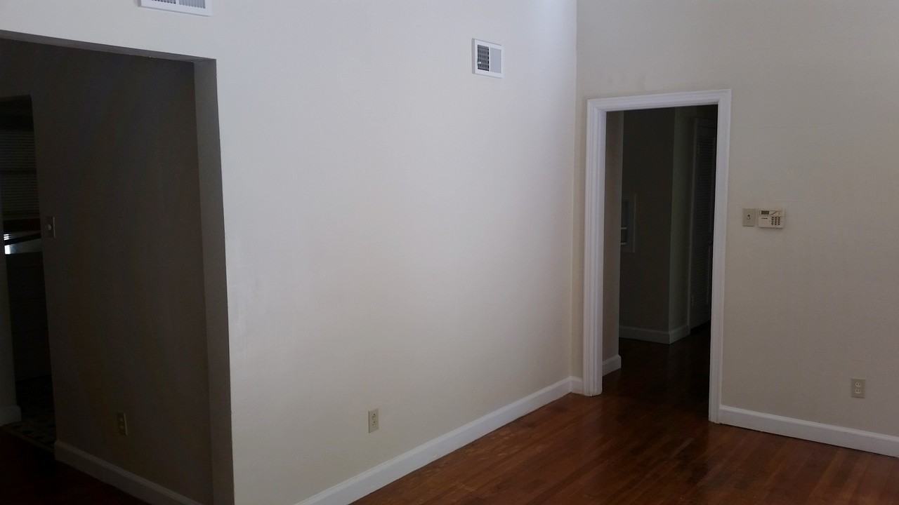 3267 Homewood Dr - Photo 3 of 11