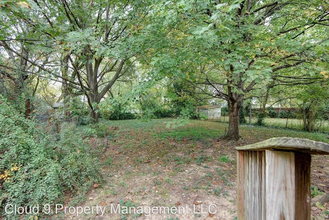 740 S Warren Ave - Photo 2 of 14