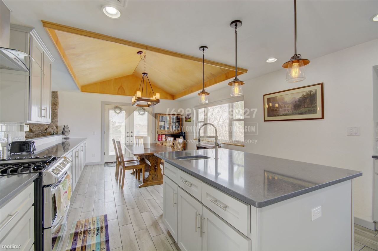 10871 Spring Creek Rd - Photo 2 of 11