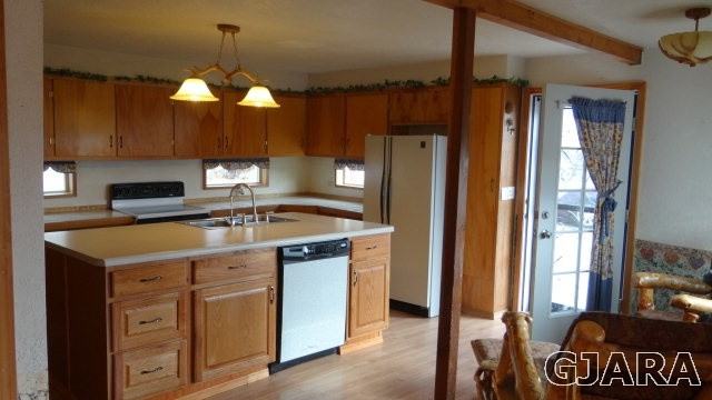 1290 Q Rd - Photo 2 of 13