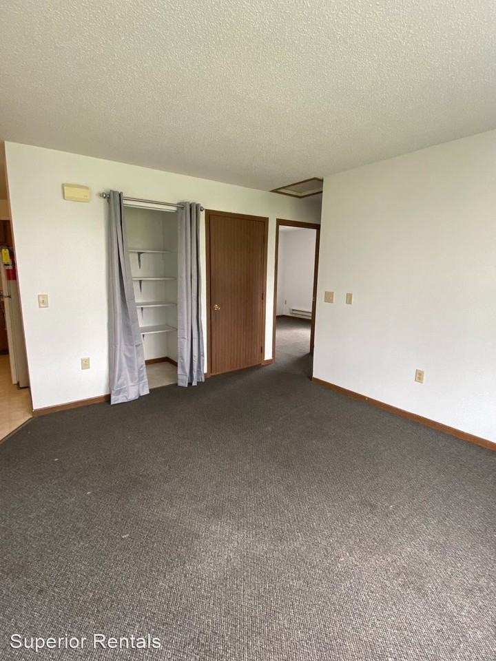 208-220 Glenda Drive - Photo 3 of 7
