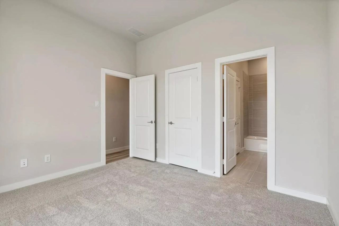 3440 Red Moon Way - Photo 3 of 6