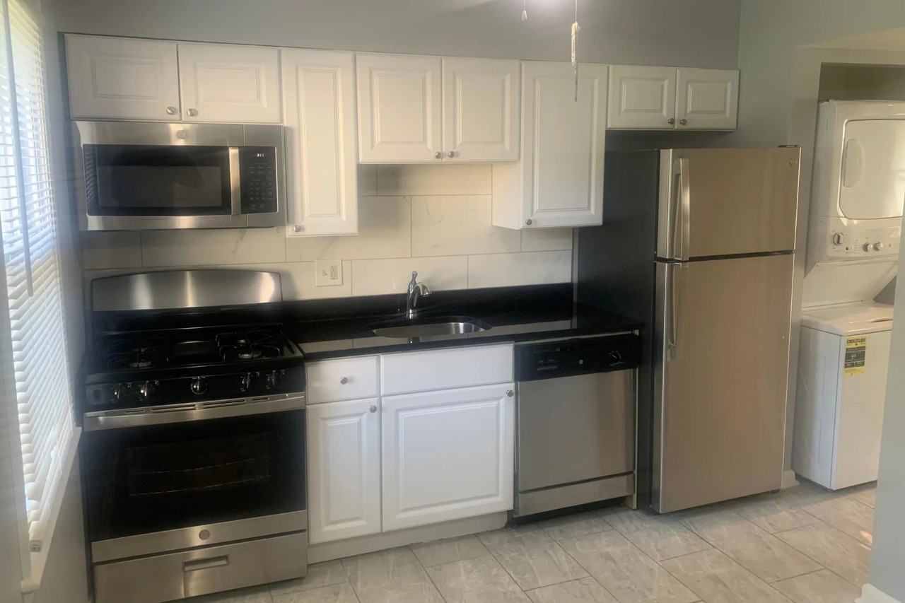 3617 Mohawk Ave - Photo 2 of 11