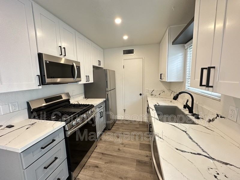 74621 Shadow Hills Rd #5 - Photo 3 of 24