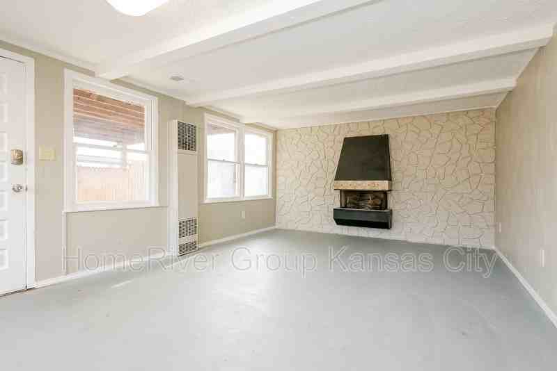 1131 S Glenwood Ave - Photo 3 of 20