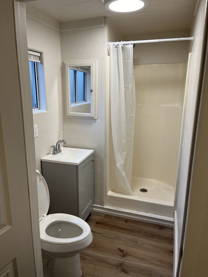 4325 1/2 Meade St #4325-1-2 - Photo 3 of 5