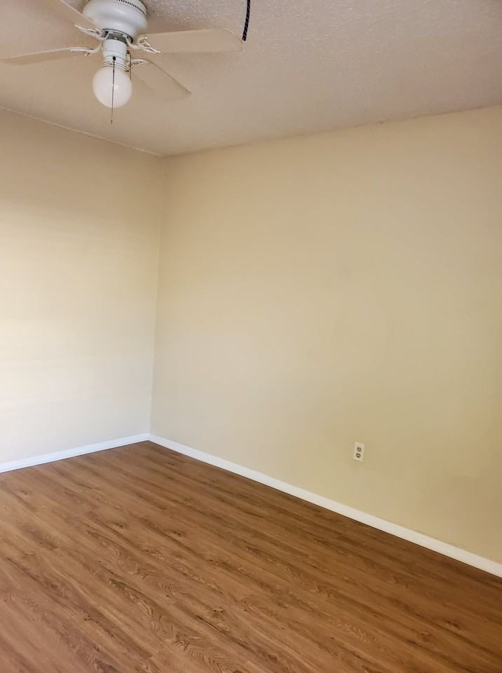 4708 Nw Motif Manor Blvd Apt B #B - Photo 7 of 8