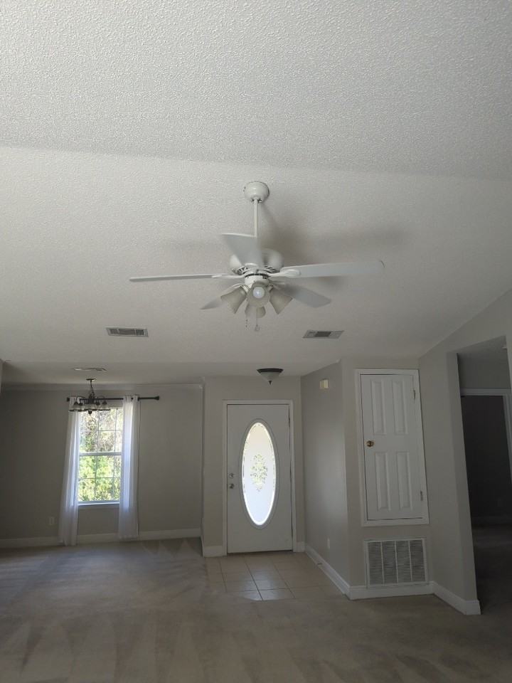 409 Bobby Dr - Photo 3 of 17