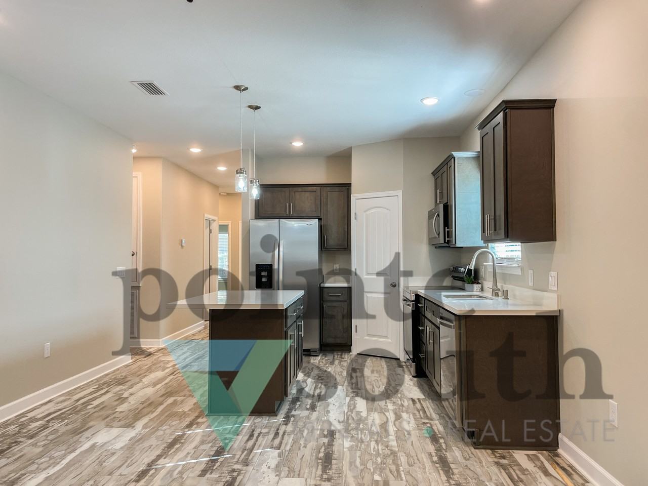 5170 Burlington Ave - Photo 3 of 23