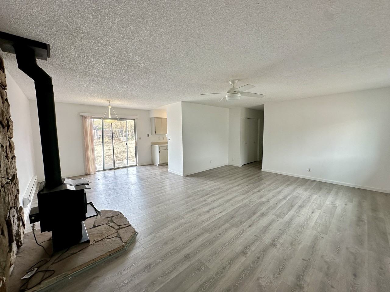 2759 N Kings Hwy E - Photo 2 of 12