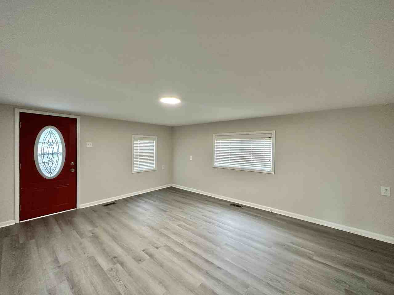 229 Poplar St - Photo 2 of 26