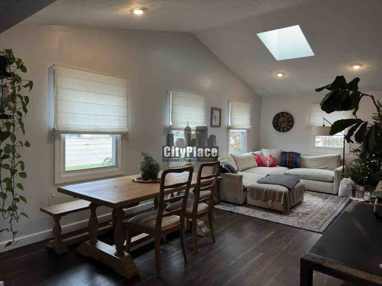 6514 N Keystone Ave - Photo 3 of 49