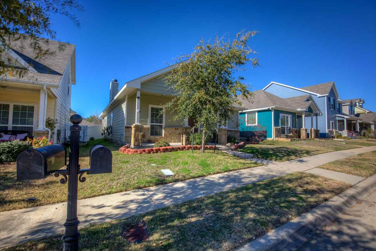 10953 Caldwell Ln - Photo 3 of 40